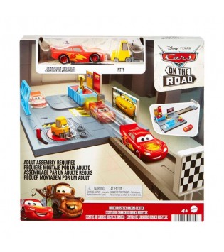 Cars Disney+ Cruz Yarış Merkezi Oyun Seti